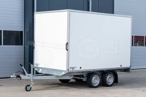 Power Trailer gesloten plateau aanhangwagen (lxbxh) 307x180x188cm, model GEPLA NR.5, Bruto 3500kg, witte glad plywood panelen met polyester coating (ook wit dak), Tandemas geremd