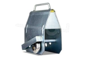 Disselslot, model tasjesslot, om over de kop van een aanhangwagen te plaatsen en deze zo tegen diefstal te beveiligen.