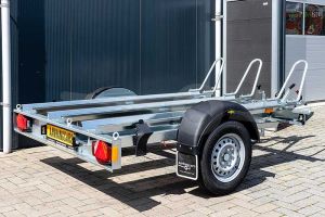 Motortrailer voor 3 motoren 209x136 (lxb bak), bruto 750kg (575 netto), vloerhoogte 52cm, oprijhoek 15&ordm;,  banden 13", enkelas