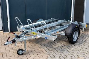 Motortrailer voor 3 motoren 209x136 (lxb bak), bruto 1000kg (789 netto), vloerhoogte 53cm, oprijhoek 15&ordm;,  banden 13", enkelas