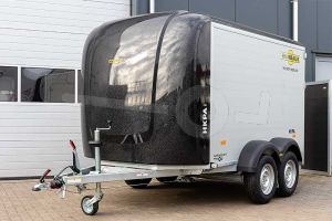Humbaur HKPA 263217 gesloten aanhangwagen motortrailer, alu/poly 328x177x180cm (lxbxh), Bruto 2600kg (1900kg netto), neergaande achterklep, laadvloerhoogte 55cm, zijdeur, banden 15", tandemas