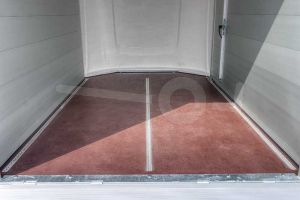 Optie tot extra Airline rail in het midden van de laadvloer in de Humbaur HKPA