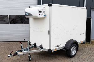 Humbaur HK 132614-18PF30-Basic enkelas gesloten koelaanhangwagen afmeting 251x133x168cm bruto totaalgewicht 1.300kg