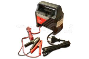 Acculader 12 volt 6 amp&egrave;re met overspanningsbeveiliging.