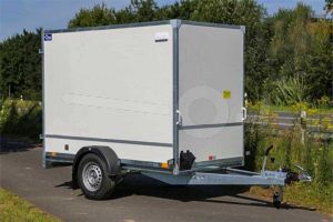 Blyss gesloten aanhangwagen (lxbxh) 262x130x180cm, model F1326/180HD, Bruto 1300kg (745kg netto), Witte plywood panelen, 2 achterdeuren, Vloerhoogte 50cm, Enkelas geremd, Banden 165R13