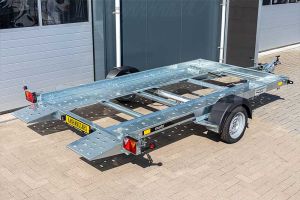 Autotransporter kantelbaar Martz Tieflader 350 1500, Bakmaat 353x183cm, Bruto 1500kg (1128kg netto), Open laadvloer met rijbanen, Lvh 41cm, Oprijhoek circa 10&deg;, Enkelas geremd, Banden 195/50R13