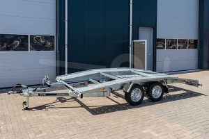 Autotransporter Martz GT400, Lxb 400x200cm, Bruto 2700kg (2113kg netto), Open laadvloer, (schuin aflopend aan voor- en achterzijde), Lvh ca 70cm, Oprijhoek circa 12&deg;, Tandemas geremd