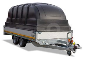 Zwarte kunststof kap op een Eduard plateauwagen of multitransporter met een laadbak van 406x180cm . Inwendige hoogte van de kap is circa 155cm hoog vanaf de laadvloer.