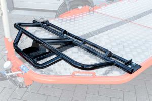 Beugel t.b.v. MP3 met adapter voor de lier voor Cochet motortrailer Uno (wordt ongemonteerd geleverd)