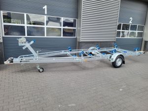 Vlemmix boottrailer, 700x220cm (lxb), bruto 1800kg (netto 1370kg), enkelas geremd.
