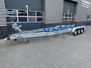 Vlemmix Flex-Roll boottrailer 840x255cm (lxb), bruto 3500kg (netto 2740kg), tridem (3 asssen van 1800kg) geremd.
