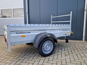 Humbaur aanhangwagen 205x110 bruto 750kg(610 netto), laadvloerhoogte 51cm, 35cm aluminium borden, Banden 13", enkelas ongeremd.