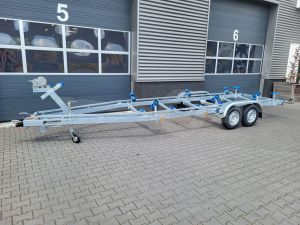 Vlemmix boottrailer, 780x220cm (lxb), bruto 2700kg (netto 2140kg), tandemas geremd.