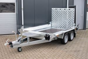 Martz machinetransporter Bau 260 2.7T, Lxb 260x150cm, Bruto 2700kg (2166kg netto), 25cm stalen borden, Tandemas geremd, Banden 195/50R13