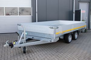 Eduard 3-zijdige kipper met oprijplaten 4018-4-3O3-3563-N, Lxb 406x180cm, Bruto 3500kg (2516kg netto), Elektrische bediening, Lvh 63cm, Borden 30cm, Tandemas geremd, Banden 195/50R13