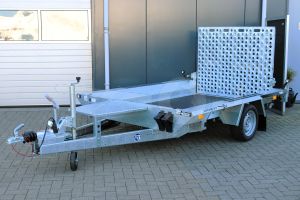 Martz machinetransporter Bau 260 1.8T, Lxb 260x150cm, Bruto 1800kg (1349kg netto), 25cm stalen borden, Enkelas geremd, Banden 195/50R13