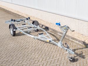 Motorboottrailer Kalf serie 450-40  400x160(lxb), bruto 450kg (285 netto), met motorbootpakket, banden 13", enkelas