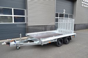 Vlemmix Machinetransporter, 300x150cm (lxb laadbak), bruto 3000kg (2350kg netto), banden 195/50R13, tandemas