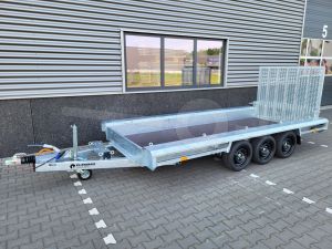 Vlemmix Machinetransporter, 400x150cm (lxb laadbak), bruto 3500kg (2620kg netto), banden 195/50R13, tridem (3 assen van 1800kg).