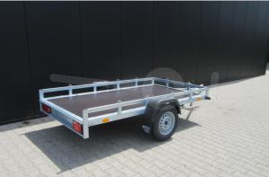Transporter voor kleine voertuigen VDM, lxb 258x150cm, Bruto 750kg (600kg netto), Vlakke laadvloer met railing, Enkelas ongeremd , Banden 155/80R13.