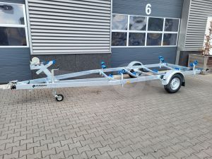 Vlemmix boottrailer, 630x220cm (lxb), bruto 1350kg (netto 1020kg), enkelas geremd.