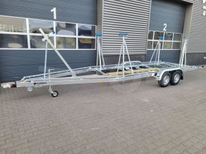 Zeilboottrailer Vlemmix, 840x255cm (lxb), bruto 3500kg (netto 2860kg), tandemas geremd.
