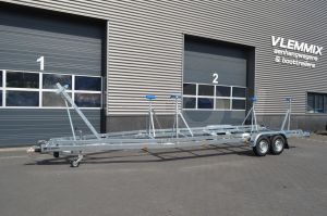 Zeilboottrailer Vlemmix, 920x255cm (lxb), bruto 3500kg (netto 2800kg), tandemas geremd.