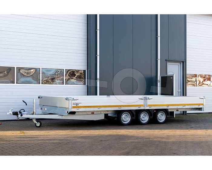 Eduard plateauwagen 4522-5-PB40-350-56 geremde tridem, 456x220cm met 40cm borden, laadvermogen bruto 3500kg, laadvloerhoogte 56cm met 195/55R10 banden
