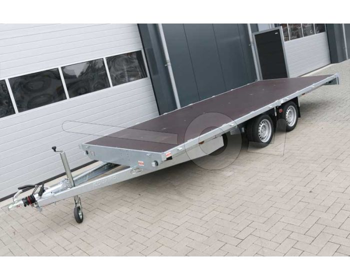 Eduard Trailers vlakke plateauwagen zonder borden. Afmeting 506x200cm, laadvloerhoogte 63cm, bruto laadvermogen 2700kg.