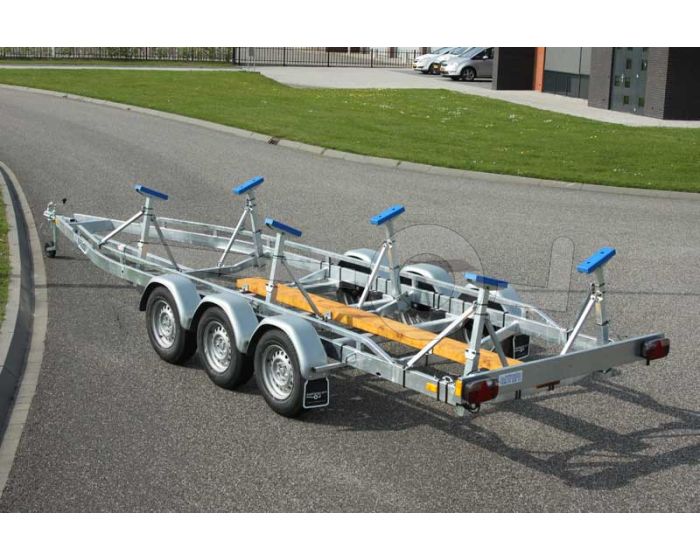 Kalf stallingstrailer met spatborden en verlichting voor kielboot 750x220 cm 3900 kg