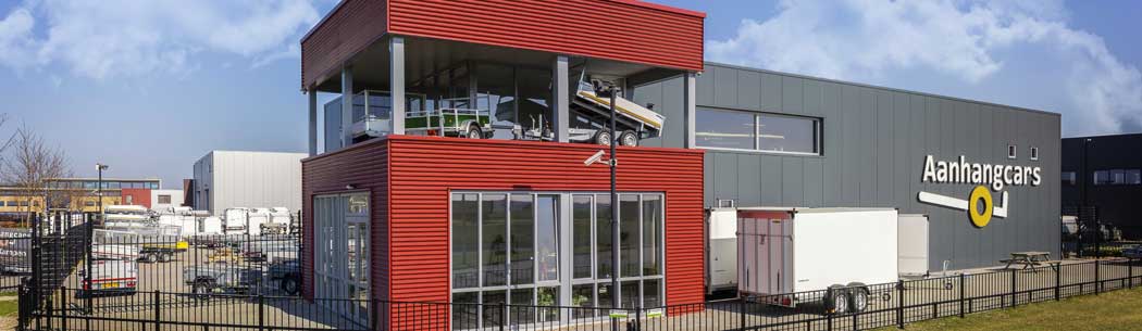 Panorama bedrijfspand Aanhangcars