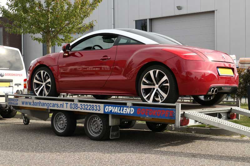 Autotransporter verhuur met Peugeot sportauto